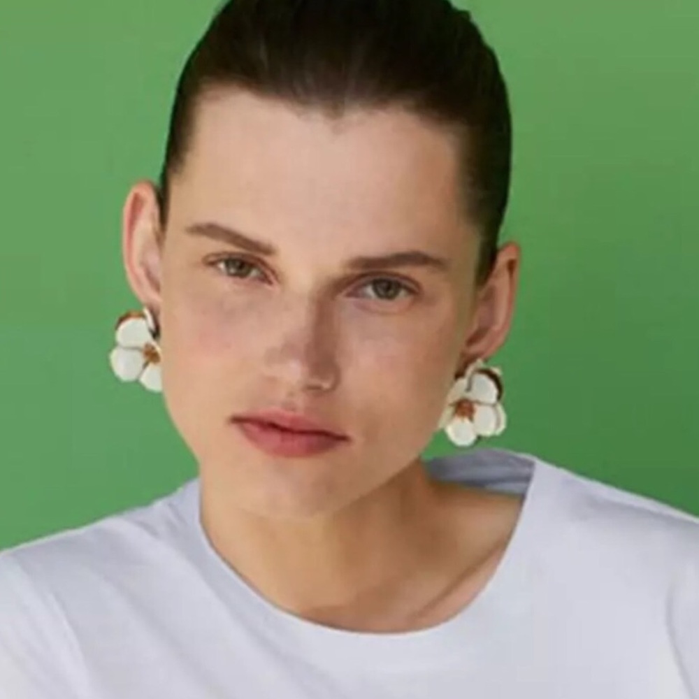 NEW Zara Flower Earrings - Picture 3 of 5